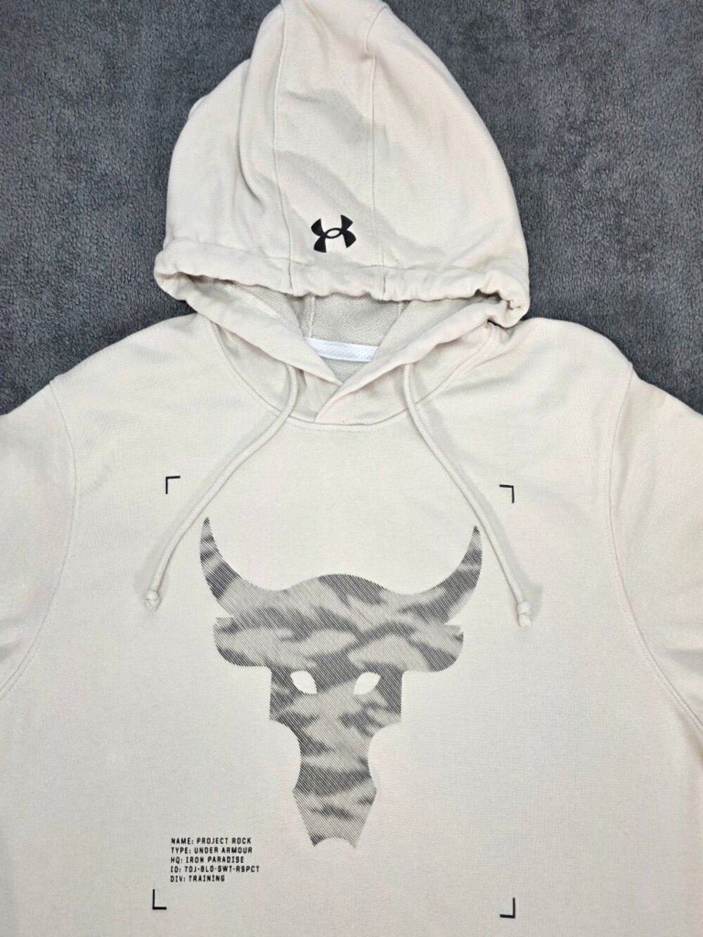 Under Armour Project Rock Short Sleeve Hoodie XL Beige Loose Fit - Picture 3 of 9